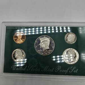 🪙1997 United States Mint Proof Coin Set with Certificate